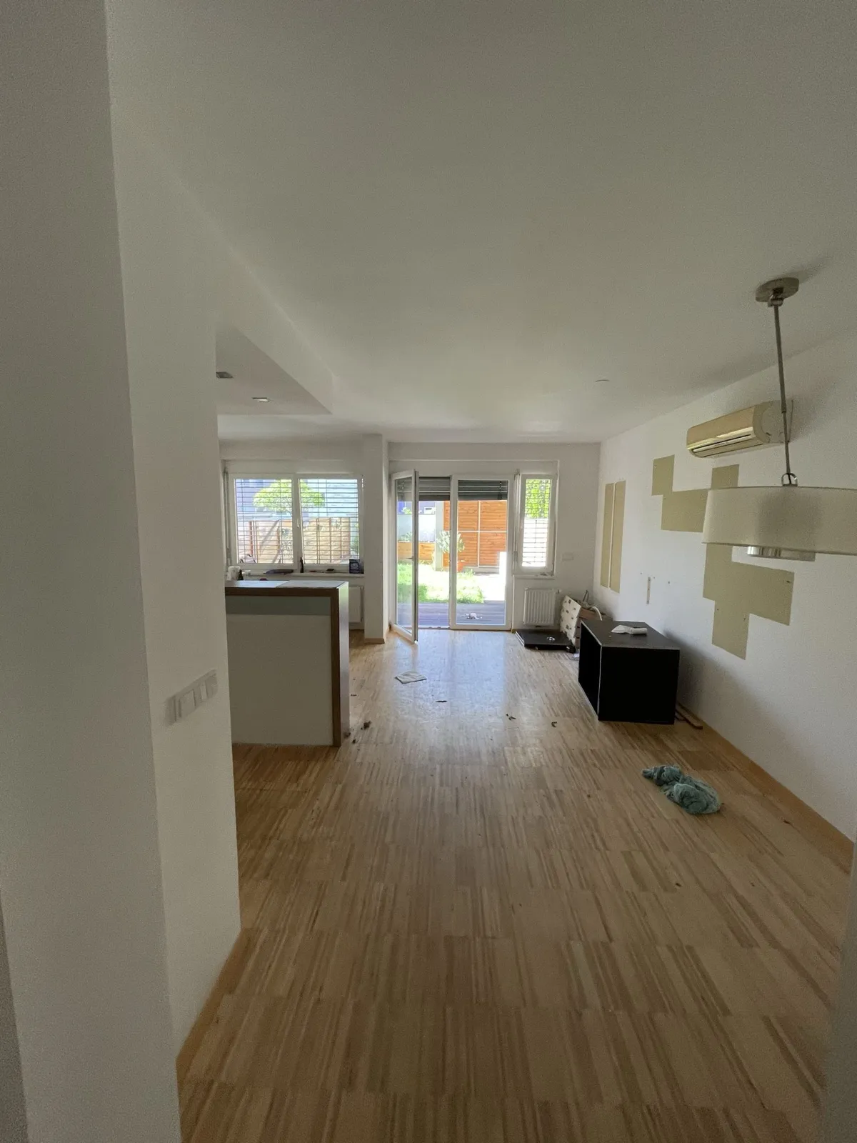 Dnevna soba z jedilnico – prenova – Atrijsko stanovanje Ljubljana Savsko naselje