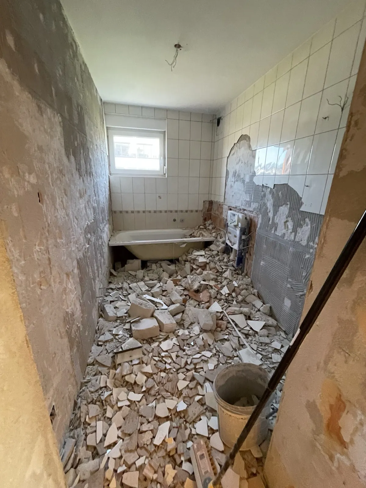 Kopalnica – prenova – Atrijsko stanovanje Grosuplje