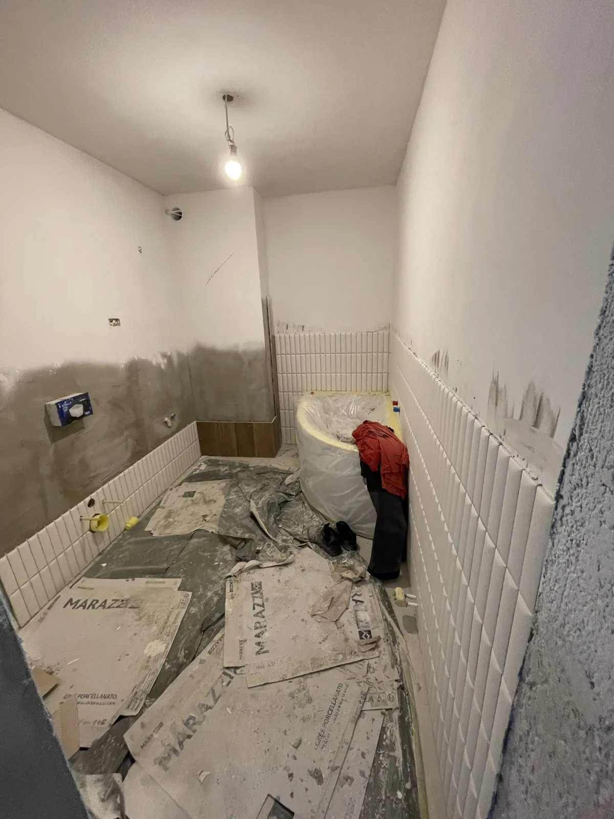 Kopalnica spodaj – prenova – Dupleks stanovanje Ljubljana