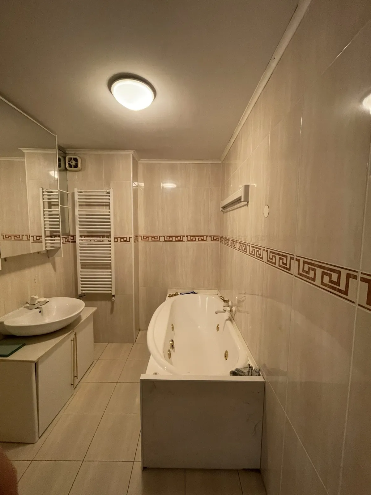 Kopalnica spodaj – prenova – Dupleks stanovanje Ljubljana
