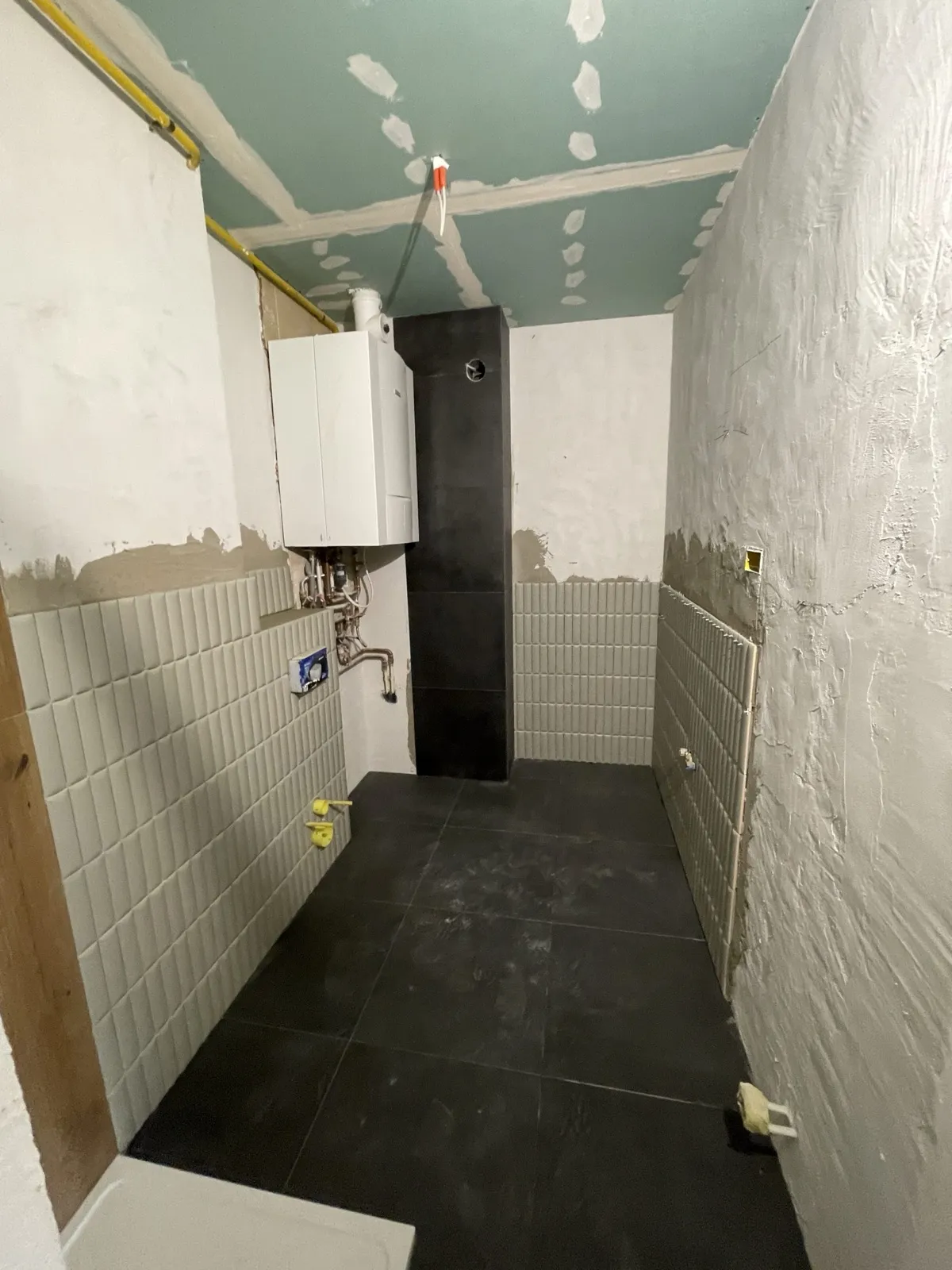 Kopalnica zgoraj – prenova – Dupleks stanovanje Ljubljana